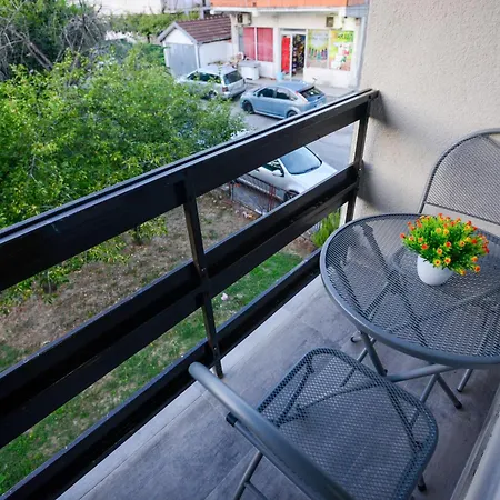 Apartment Make *